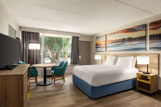 Billede av hotellet Days Inn by Wyndham Cocoa Beach Port Canaveral - nummer 1 af 47