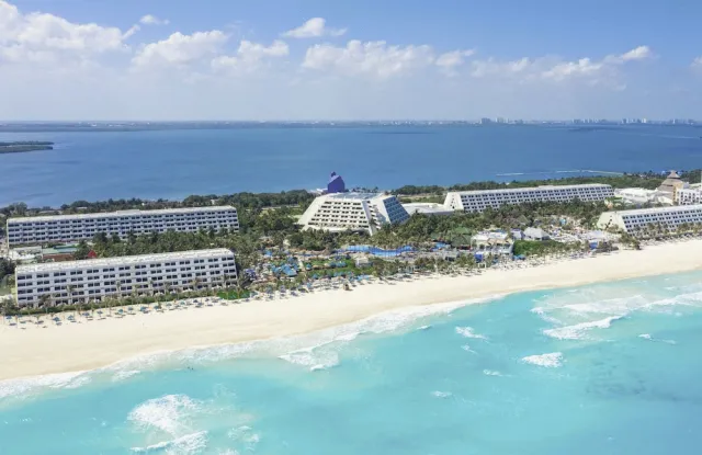 Billede av hotellet The Pyramid Cancun By Oasis - - nummer 1 af 76