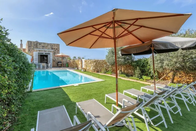 Billede av hotellet Ta'patee Pool Farmhouse in Gozo - nummer 1 af 37