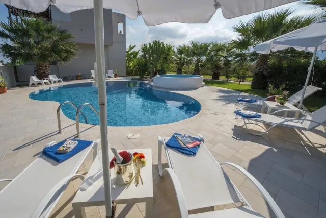 Billede av hotellet Xenos Villa 2. With 5 Bedrooms, Private Swimming Pool, Near the sea in Tigaki - nummer 1 af 44