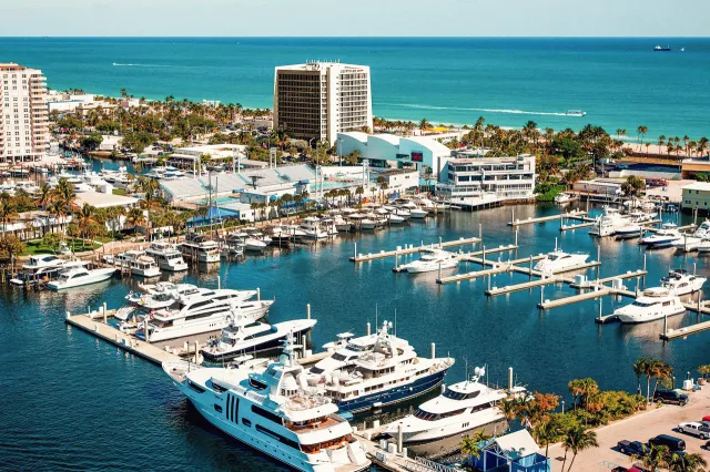Billede av hotellet Courtyard Fort Lauderdale Beach by Marriott - nummer 1 af 22