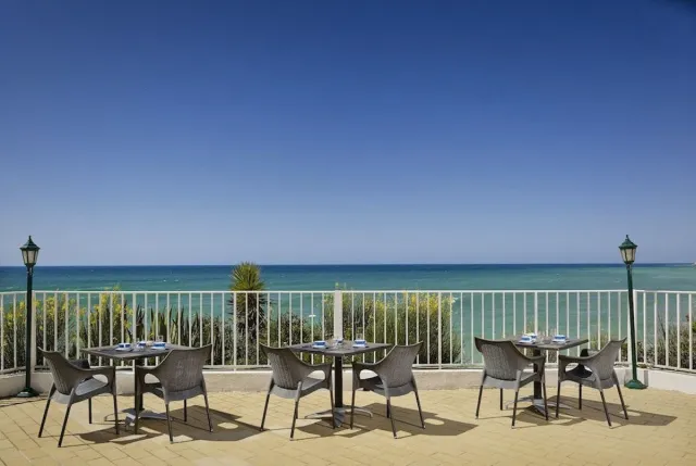 Billede av hotellet Holiday Inn Algarve - Armacao de Pera - nummer 1 af 10