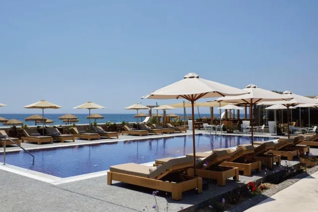 Billede av hotellet Sea Breeze Santorini Beach Resort, Curio By Hilton - nummer 1 af 13
