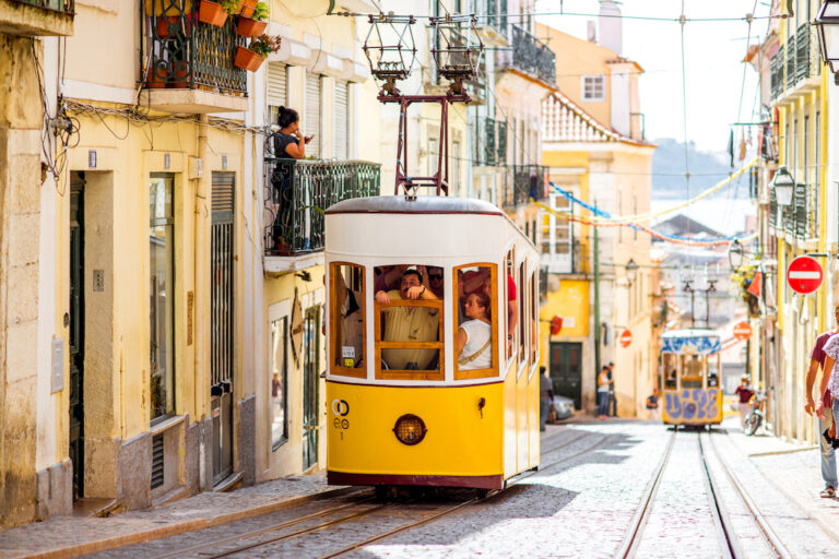 Lissabon - kombiner storby og strand.