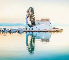 De bedste tilbud til 10 populære græske øer