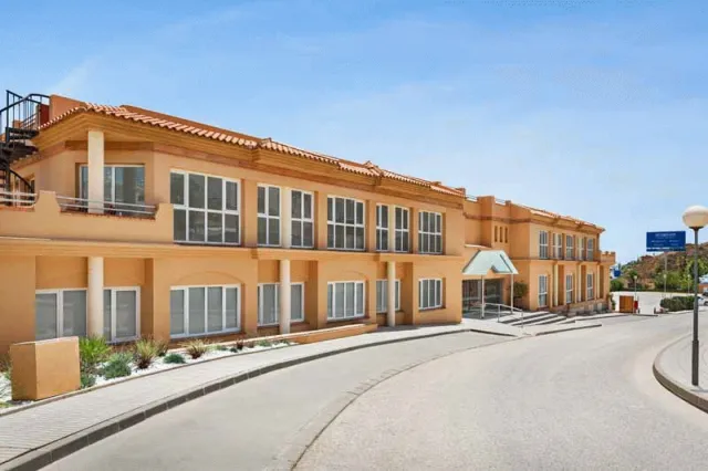 Billede av hotellet Ramada Hotel & Suites By Wyndham Costa Del Sol - nummer 1 af 10