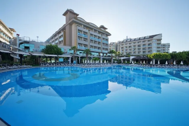 Billede av hotellet Aydinbey Kings Palace Spa and Resort Hotel - nummer 1 af 10