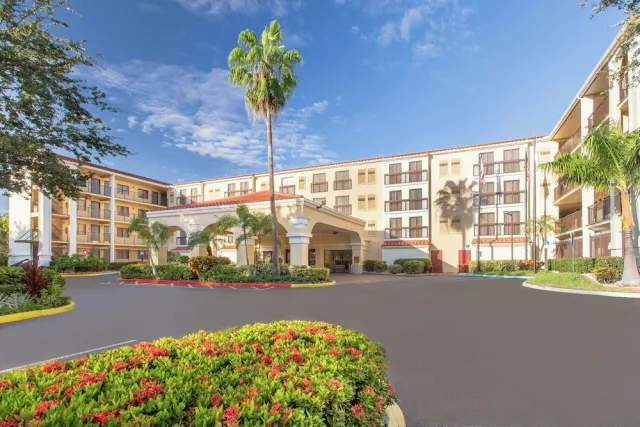 Billede av hotellet Holiday Inn & Suites Boca Raton - North by IHG - nummer 1 af 54