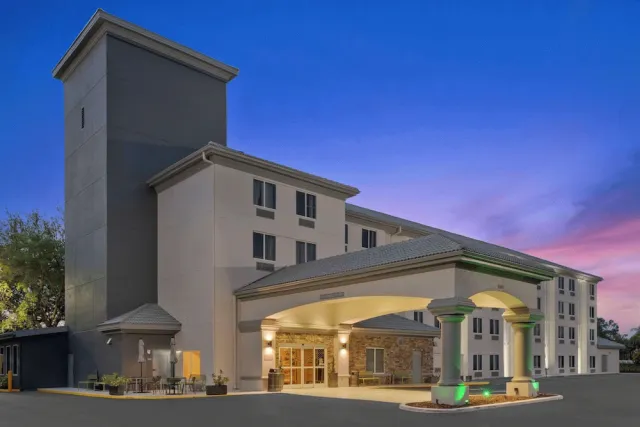 Billede av hotellet Spark by Hilton Orlando near SeaWorld - nummer 1 af 46