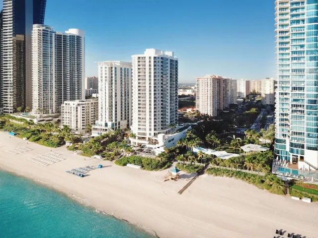 Billede av hotellet DoubleTree Resort & Spa by Hilton Ocean Point-N. Miami Beach - nummer 1 af 75