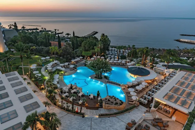 Billede av hotellet Mediterranean Beach Hotel - nummer 1 af 100