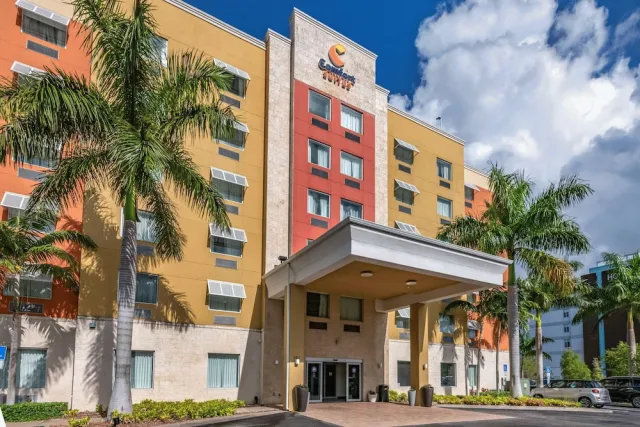 Billede av hotellet Comfort Suites Fort Lauderdale Airport South & Cruise Port - nummer 1 af 25
