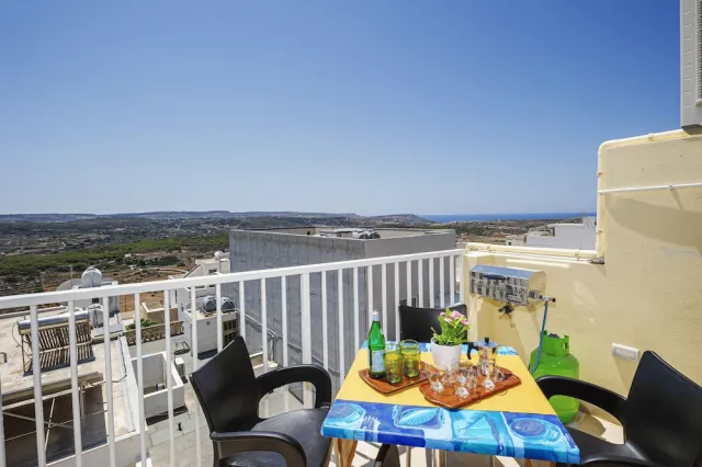 Billede av hotellet Summer Breeze Superior Apartment with Terrace by Getaways Malta - nummer 1 af 27
