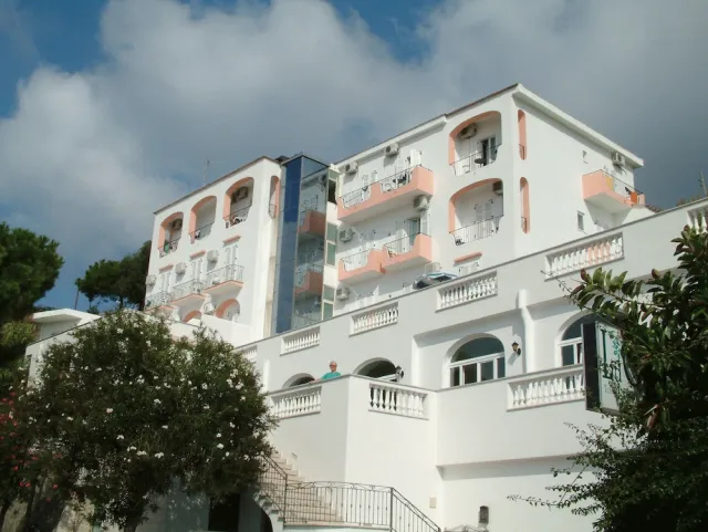 Billede av hotellet Hotel La Ginestra - nummer 1 af 35