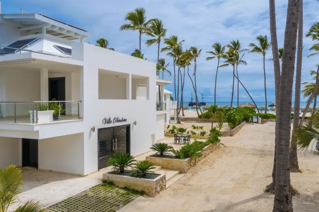 Billede av hotellet Luxury beachfront villa in Los Corales - nummer 1 af 41