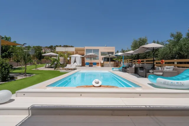 Billede av hotellet Modular Bungalows With Heated Pool Artemis Greece - nummer 1 af 100