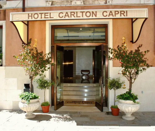Billede av hotellet Carlton Capri Hotel - nummer 1 af 15