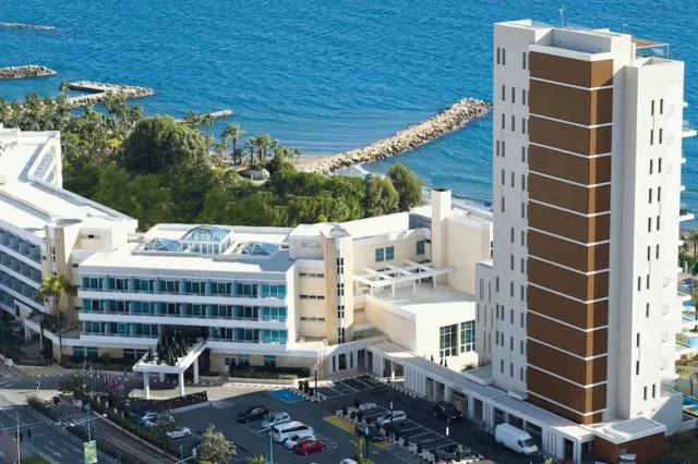 Billede av hotellet Mediterranean Beach Hotel - nummer 1 af 116