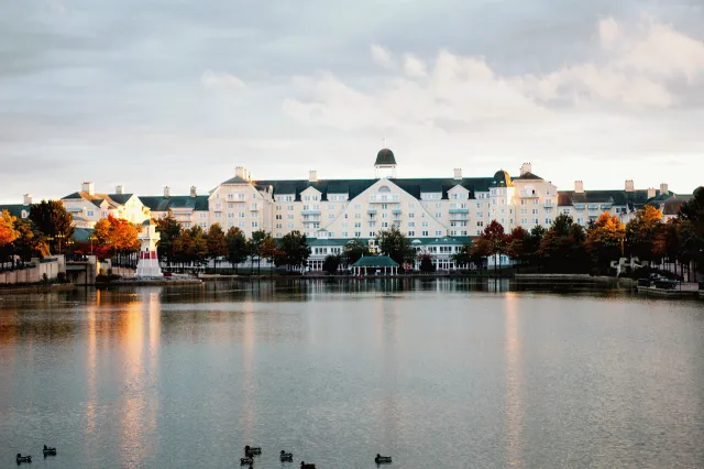 Billede av hotellet Disney's Newport Bay Club® - nummer 1 af 16