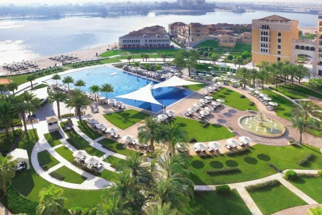 Billede av hotellet The Ritz-Carlton Abu Dhabi, Grand Canal - nummer 1 af 15
