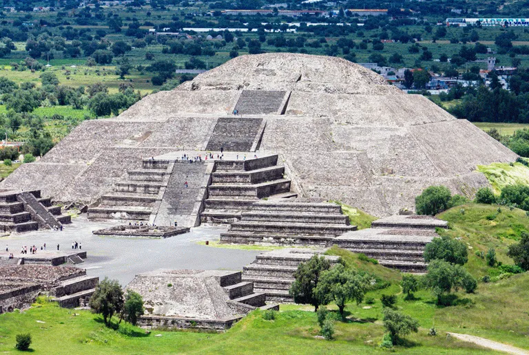 Pyramiderne i Teotihuacan er blandt landets største 