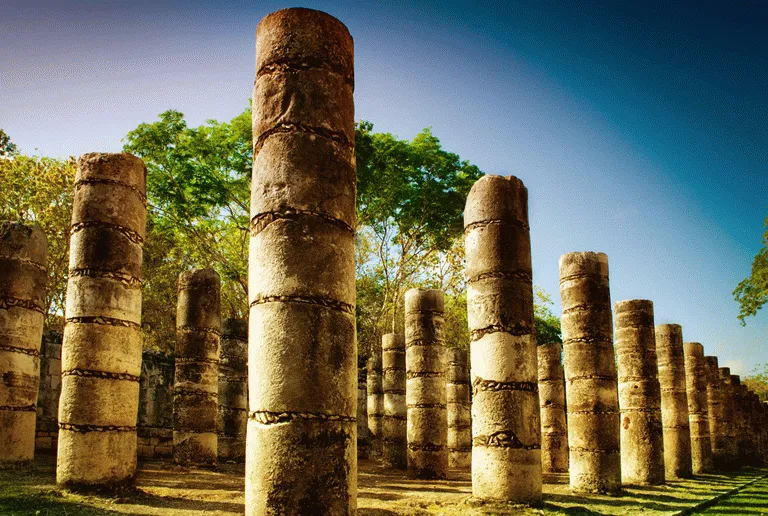 De Tusinde Søjler var vigtige, religiøse bygningsværker for Maya-folket 