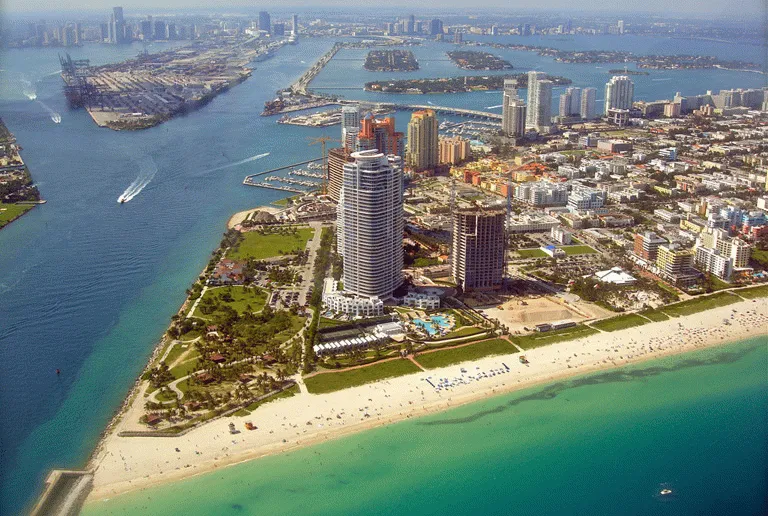Her begynder Miami Beach - og den fortsætter såmænd blot 19 km nord på... 